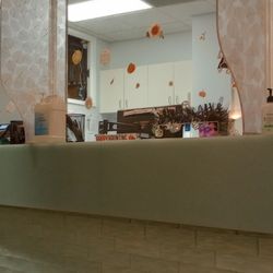 Resolution Advanced Imaging Center - Front desk, underground.