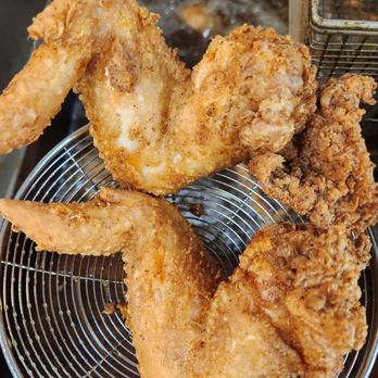 SOSO Pepper - fried chicken in a fryer - Food Trucks Near Me - Ocala, Florida SOSO Pepper - fried chicken in a fryer - Food Trucks Near Me - Ocala, Florida