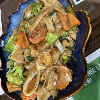 Hanoi Cuisine - Stir fried rice noodle w/ tofu & mixed vegetables/Hu Tiu Xao Chay - Vietnamese Near Me - Westmont, New Jersey Hanoi Cuisine - Stir fried rice noodle w/ tofu & mixed vegetables/Hu Tiu Xao Chay - Vietnamese Near Me - Westmont, New Jersey