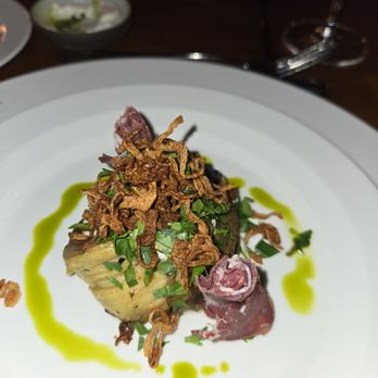 Cuma - Turkish pastrami, roasted eggplant, tahini yogurt and crispy onions - Cafes Near Me - Istanbul, 34