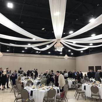 Roberts Centre - a large group of people at a banquet - Hotels Near Me - Wilmington, Ohio