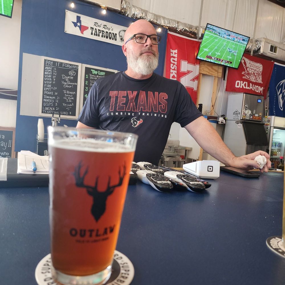 Rob Ray's Taproom - Beer Gardens Near Me - Pearland, Texas Rob Ray's Taproom - Beer Gardens Near Me - Pearland, Texas