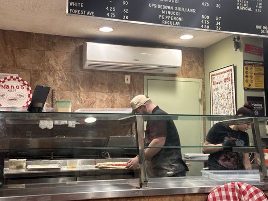 Mano's Pizzeria by null