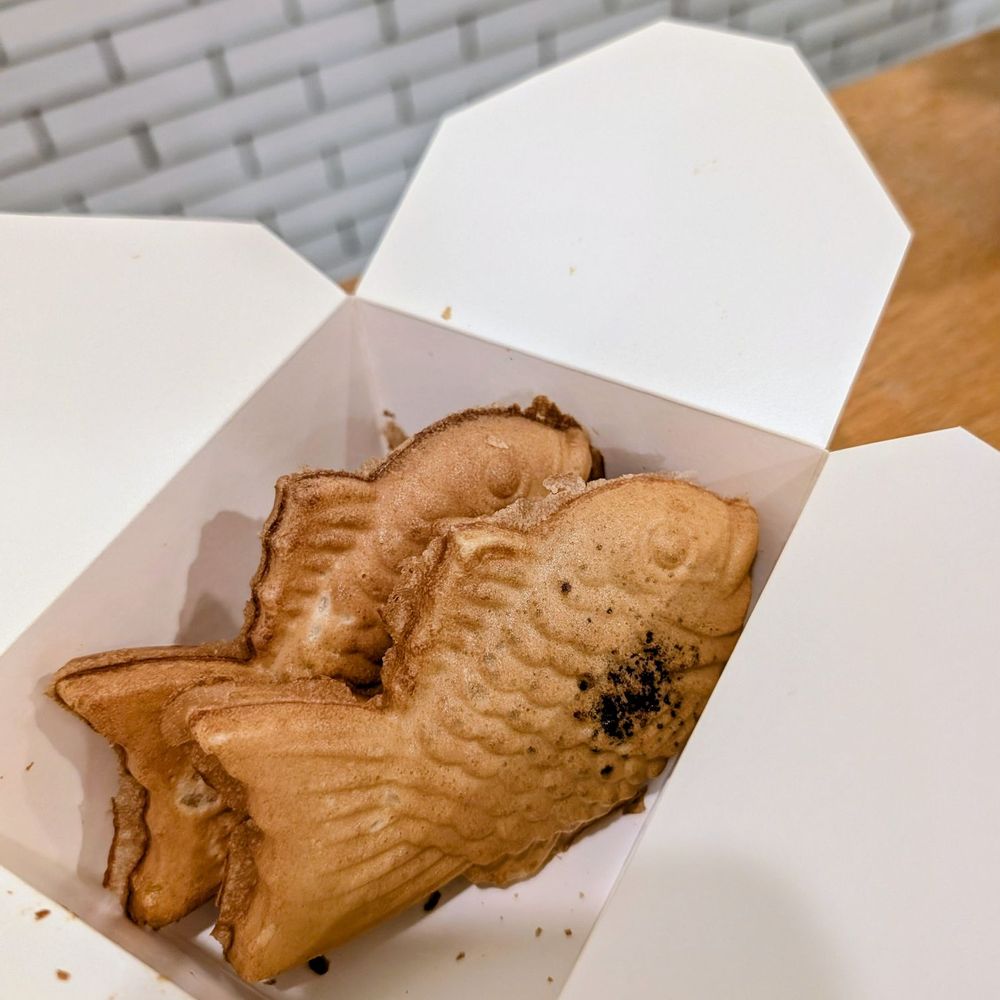 Somisomi - Hotteok Taiyaki and Cheddar Cheese Taiyaki - Ice Cream & Frozen Yogurt Near Me - Irvine, California Somisomi - Hotteok Taiyaki and Cheddar Cheese Taiyaki - Ice Cream & Frozen Yogurt Near Me - Irvine, California