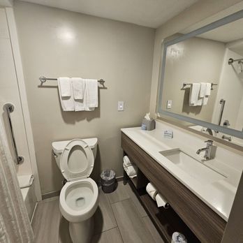 Emerald Beach Hotel - Hotels Near Me - Corpus Christi, Texas