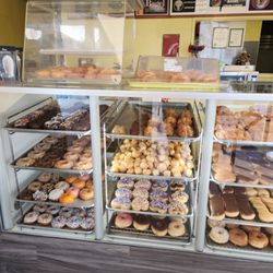 Pam's Donuts & Ice Cream