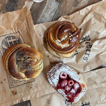 Sankt Peders Bageri - Cardamom Bun, Snail Pastry, & Raspberry Pastry - Bakeries Near Me - Copenhagen, 84