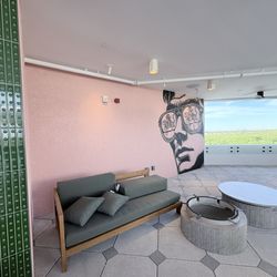 The Perry Hotel Naples - Rooftop seating