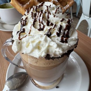 Dulce Mami Cafe - Treats are beautifully presented. - Cafes Near Me - Chicago, Illinois Dulce Mami Cafe - Treats are beautifully presented. - Cafes Near Me - Chicago, Illinois