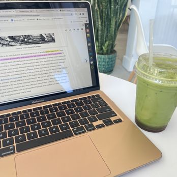Sojeata  - Strawberry Matcha W/ oat milk - Bubble Tea Near Me - Fullerton, California