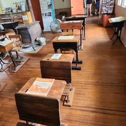 Pine Grove Schoolhouse