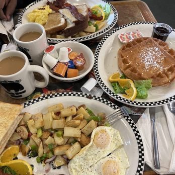 Black Bear Diner Oakley - 2 eggs, bacon and country potatoes - Diners Near Me - Oakley, California Black Bear Diner Oakley - 2 eggs, bacon and country potatoes - Diners Near Me - Oakley, California