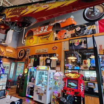 Quaker Steak & Lube - Games - Chicken Wings Near Me - Austintown, Ohio Quaker Steak & Lube - Games - Chicken Wings Near Me - Austintown, Ohio