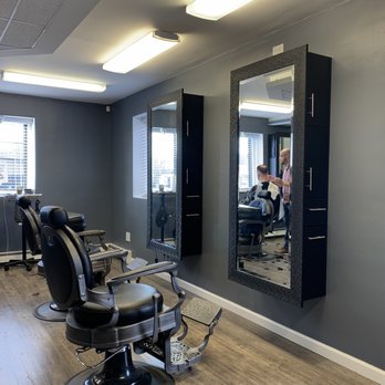 Diony The Barber - Inside - Barbers Near Me - Danbury, Connecticut