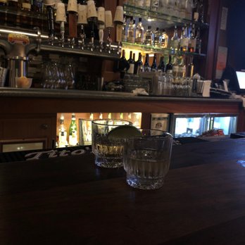 Hennessey's Tavern - Bars Near Me - Laguna Beach, California