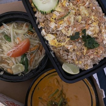 La Moon Thai Eatery - Papaya Salad Panang Curry Crab Fried Rice - Thai Near Me - San Diego, California