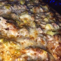 Greenhill's Log Cabin - Thin crust pizza