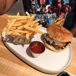 Lucky Lou’s Raw Bar - Burger