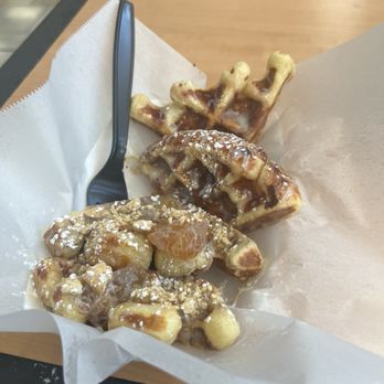 Urban Waffle - Strawberries and Cream and Baked Apple Waffles - Waffles Near Me - Mesa, Arizona Urban Waffle - Strawberries and Cream and Baked Apple Waffles - Waffles Near Me - Mesa, Arizona