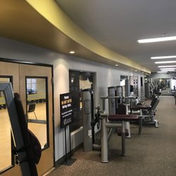 The Gym Ramona - Weight Training equipment.  A machine for each body part.
