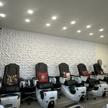 Ooh La La Salon - Their cute and decorative chairs - Nail Salons Near Me - Mill Valley, California Ooh La La Salon - Their cute and decorative chairs - Nail Salons Near Me - Mill Valley, California