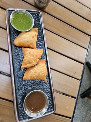Electric Gravy Mumbai Bar & Canteen by null