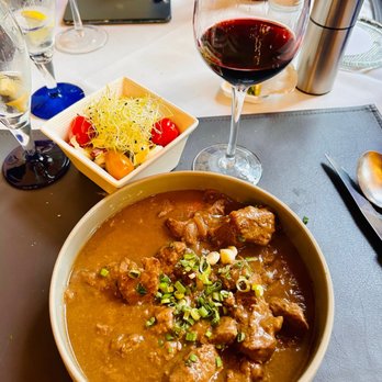 'T Oud Handbogenhof - Flemish stew! Amazing flavor! - Belgian Near Me - Bruges, VWV 'T Oud Handbogenhof - Flemish stew! Amazing flavor! - Belgian Near Me - Bruges, VWV