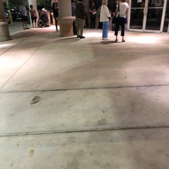 Quest Diagnostics - 5:30AM this is the wait line outside and NO appointments online on a short notes Nooo way - Laboratory Testing Near Me - Oakland Park, Florida Quest Diagnostics - 5:30AM this is the wait line outside and NO appointments online on a short notes Nooo way - Laboratory Testing Near Me - Oakland Park, Florida