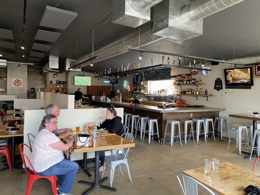 Lucky Pie Pizza & Taphouse by null