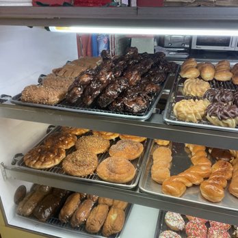 Happy's Donut Tree - Donuts - Donuts Near Me - Napa, California