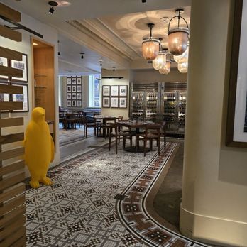 Metropole - New American Near Me - Cincinnati, Ohio