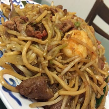 Peacock Chinese Restaurant - Special chow mein...looks awful...taste wasn't much better. - Chinese Near Me - Anderson, California