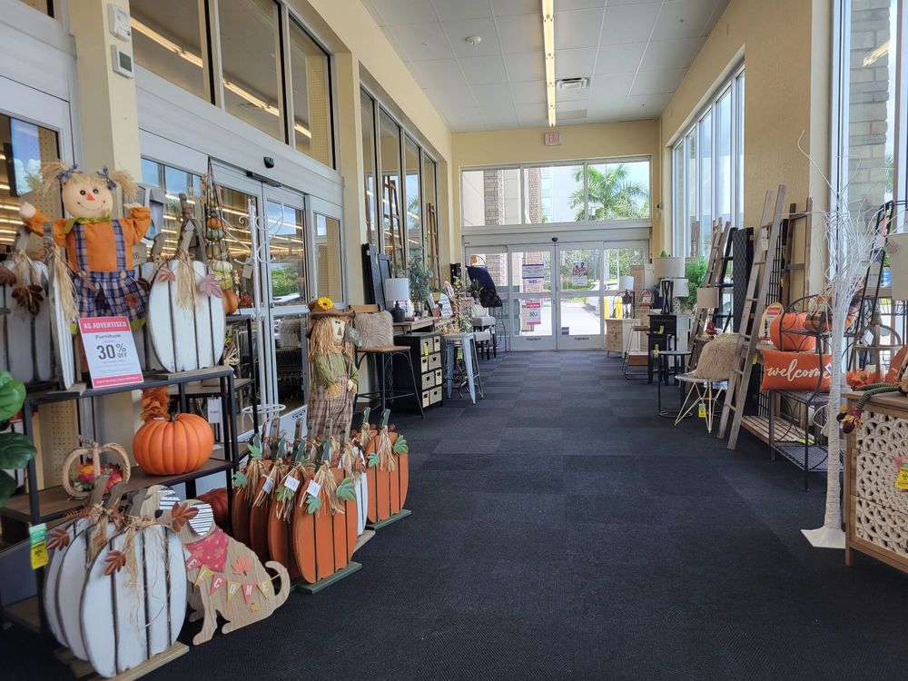 HOBBY LOBBY Updated May 2024 49 Photos & 15 Reviews 1750 S