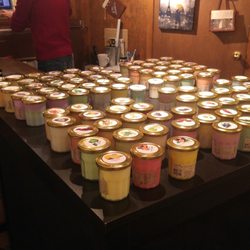 Les Bougies de Charroux - The different selections of candles grouped into categories to smell from