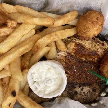 Fat Willie's Fish Camp - Blackened mahi-mahi basket. - Seafood Near Me - Valrico, Florida
