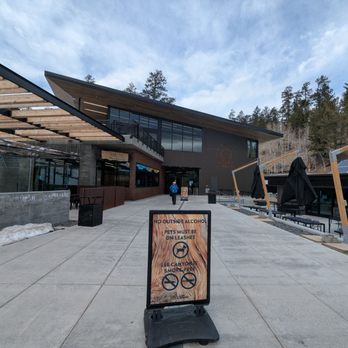 Lee Canyon - Lodge: Restrooms, cafe, upstairs bar - Ski Resorts Near Me - Las Vegas, Nevada