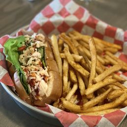 Half Lobster Roll & Chowda