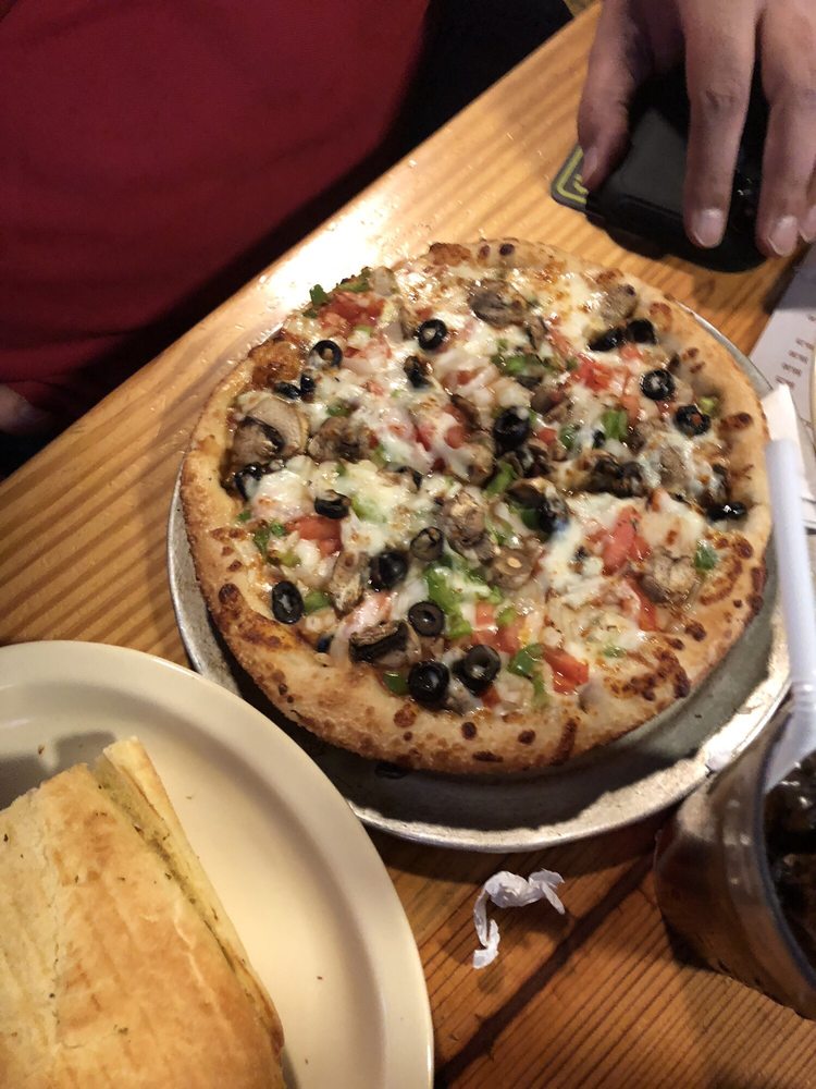 WINKING LIZARD - 111 Photos & 172 Reviews - American (Traditional