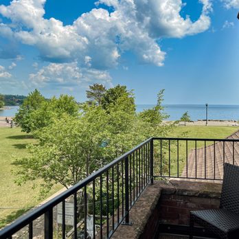 Endion Station Inn - Endion Station Inn Room 5 - 2nd Floor Outdoor Balcony - Hotels Near Me - Duluth, Minnesota