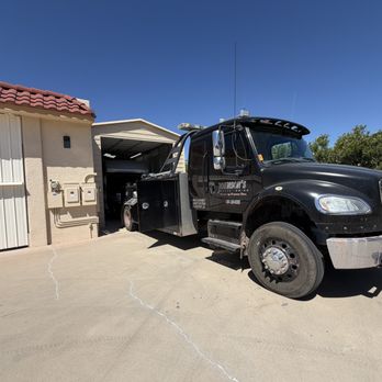 Johnson's Heavy Towing - Hooked up and ready to go. - Towing Near Me - Flagstaff, Arizona