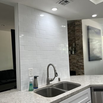 M-Z Tile & Marble Service - AFTER: The other wall that Martin tiled. - Tiling Near Me - San Ysidro, California