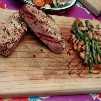 Cervecería Revolución - Steak de atún sellado ($95) - Beer Bar Near Me - Guadalajara, JAL Cervecería Revolución - Steak de atún sellado ($95) - Beer Bar Near Me - Guadalajara, JAL