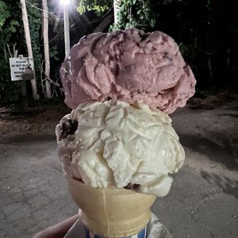 Brewster Scoop At the Brewster Store - three scoops of ice cream - Ice Cream & Frozen Yogurt Near Me - Brewster, Massachusetts Brewster Scoop At the Brewster Store - three scoops of ice cream - Ice Cream & Frozen Yogurt Near Me - Brewster, Massachusetts
