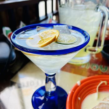 El Vaquero Mexican Restaurant - a margarita with a slice of lemon - Mexican Near Me - Columbus, Ohio El Vaquero Mexican Restaurant - a margarita with a slice of lemon - Mexican Near Me - Columbus, Ohio