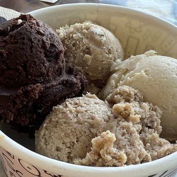 Scoopwell's Dough Bar - 4 scoop dough (brownie batter, oatmeal chip, key lime, and Snickerdoodle) - Desserts Near Me - Gilbert, Arizona Scoopwell's Dough Bar - 4 scoop dough (brownie batter, oatmeal chip, key lime, and Snickerdoodle) - Desserts Near Me - Gilbert, Arizona