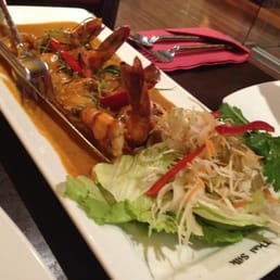Thai grill. King prawn in mild curry sauce
