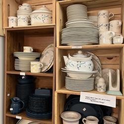 Manor House Antique Mall - Various Pfaltzgraff patterns to choose from.