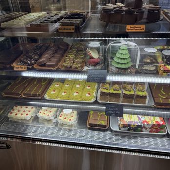 Suzie's Pastry Shoppe - Bakeries Near Me - Houston, Texas