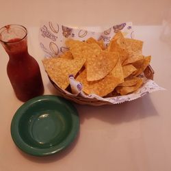 La Carreta Magazine - Chips & Salsa