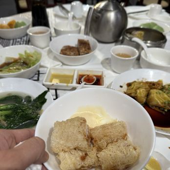 Bistro 1968 - Crispy shrimp roll was AAAAMAZING!  Crispy and light battered wow - Dim Sum Near Me - San Gabriel, California